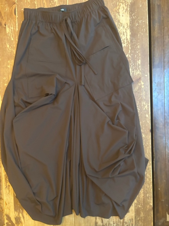 Ruti Go To Brown Midi Skirt with Pockets. Small - Picture 8 of 13